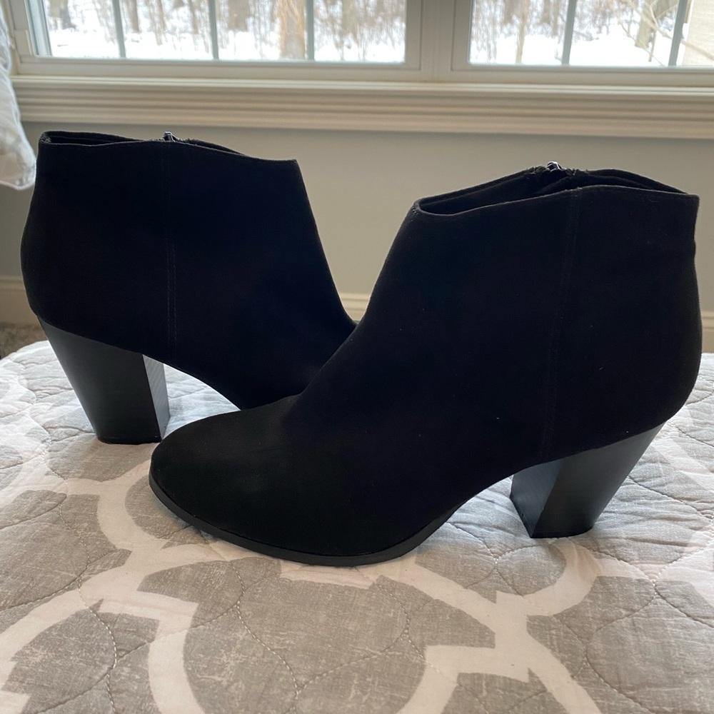 Old Navy booties, womens size 10. Worn 2-3 times.